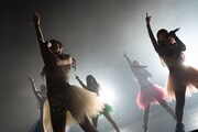 アップアップガールズ（仮）全曲ライブ1部の様子。（撮影：マツオシンジ）