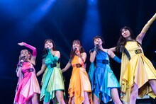 アップアップガールズ（仮）全曲ライブ3部の様子。（撮影：マツオシンジ）