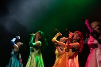 アップアップガールズ（仮）全曲ライブ3部の様子。（撮影：マツオシンジ）