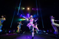 アップアップガールズ（仮）全曲ライブ2部の様子。（撮影：マツオシンジ）