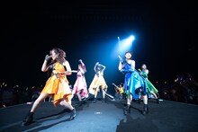 アップアップガールズ（仮）全曲ライブ3部の様子。（撮影：マツオシンジ）