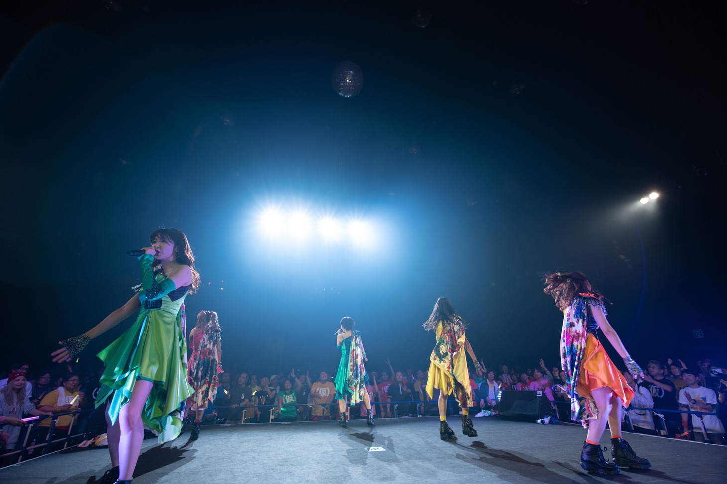 アップアップガールズ（仮）全曲ライブ3部の様子。（撮影：マツオシンジ）