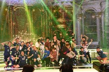 リハーサル中の郷ひろみ。