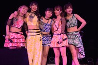 アップアップガールズ（仮）全曲ライブ2部の様子。