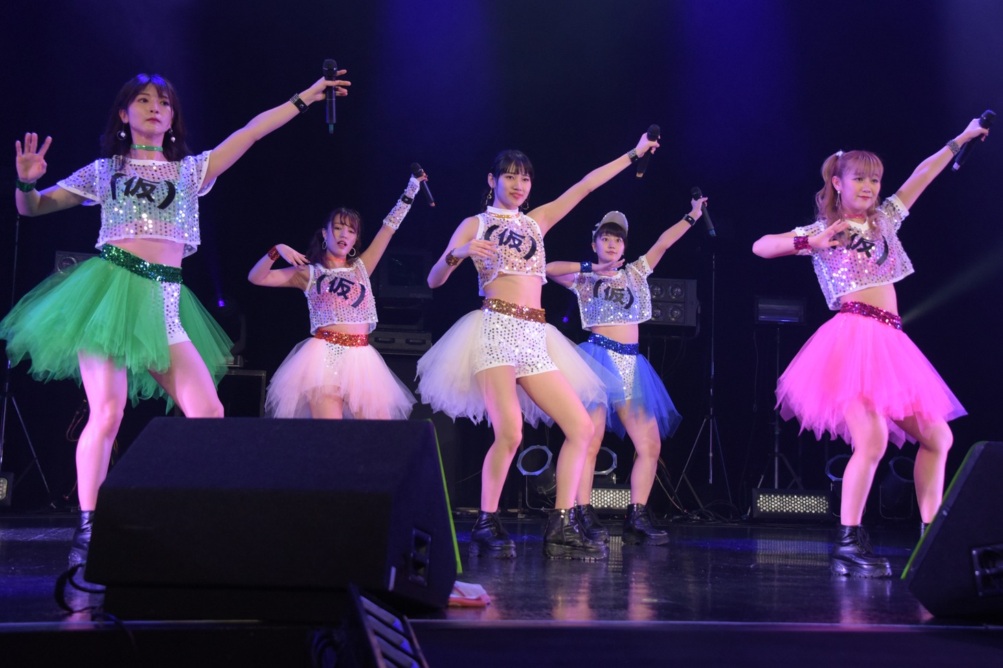 アップアップガールズ（仮）全曲ライブ1部の様子。
