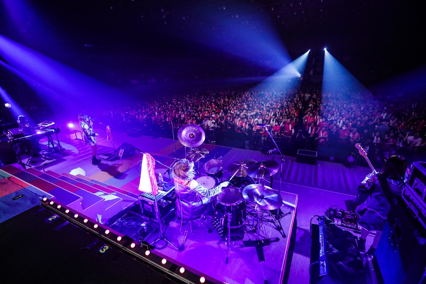 「SILENT SIREN 年末スペシャルライブ2018『平成最後だョ！サイファミ全員集合!!』」の様子。