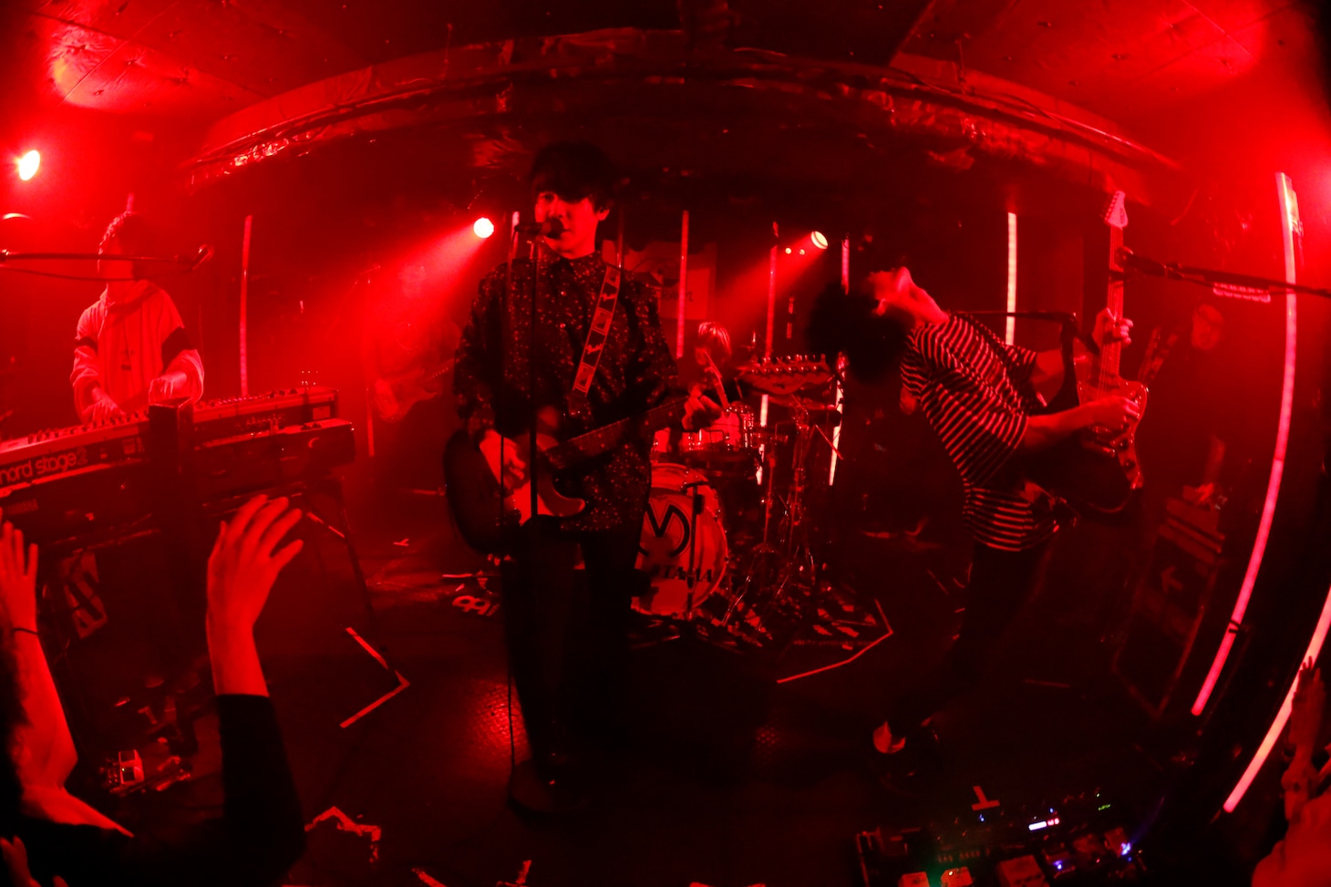 Mrs. GREEN APPLE「LIVE HOUSE TOUR 2018≪ゼンジン未到とプロテスト～回帰編～≫」東京・渋谷CLUB CRAWL公演の様子。（Photo by Kei Masuda）