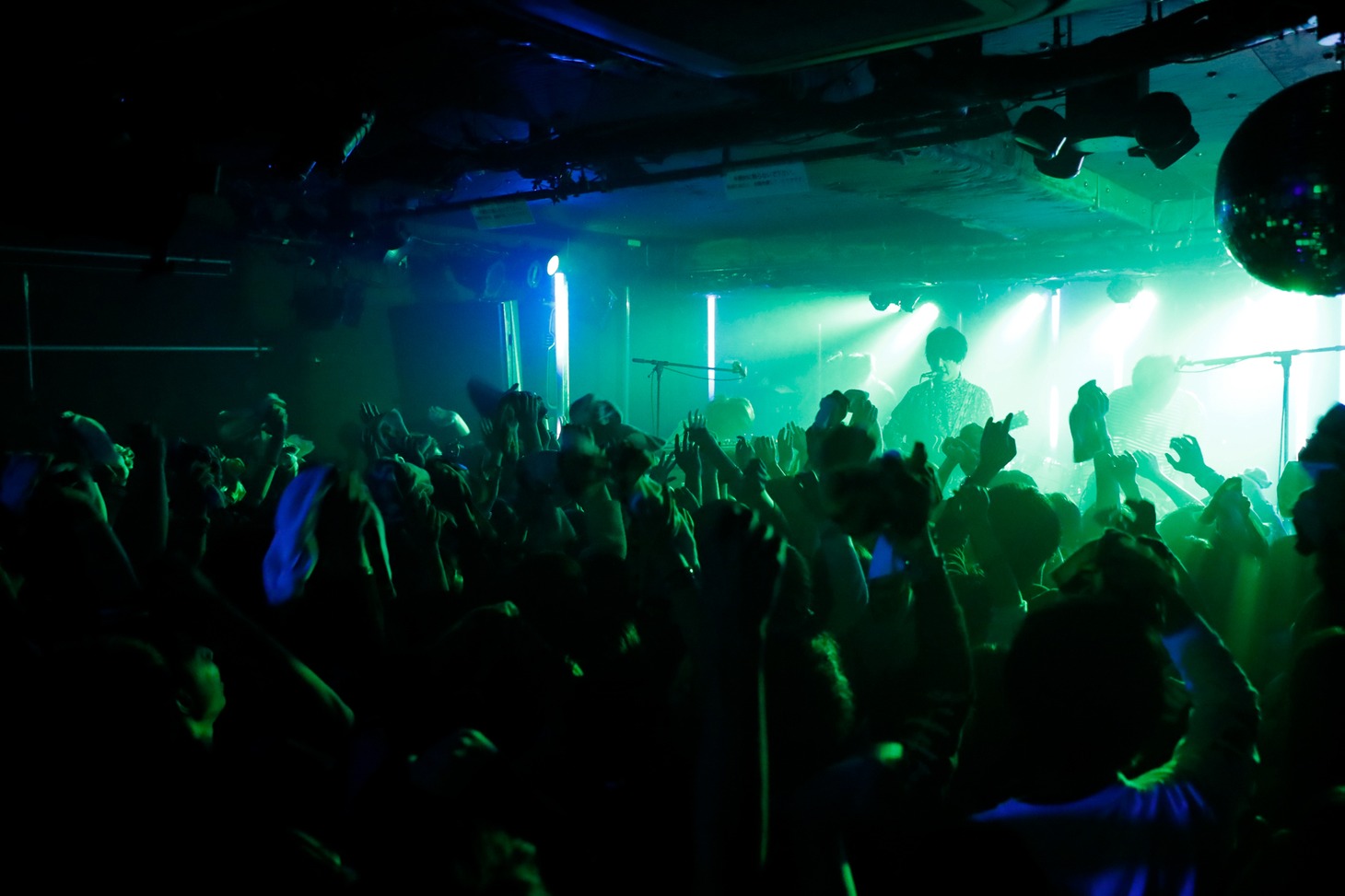 Mrs. GREEN APPLE「LIVE HOUSE TOUR 2018≪ゼンジン未到とプロテスト～回帰編～≫」東京・渋谷CLUB CRAWL公演の様子。（Photo by Kei Masuda）