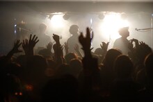 Mrs. GREEN APPLE「LIVE HOUSE TOUR 2018≪ゼンジン未到とプロテスト～回帰編～≫」東京・渋谷CLUB CRAWL公演の様子。（Photo by Kei Masuda）