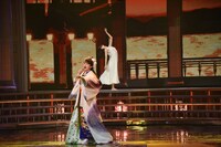 丘みどりと畠山愛理。