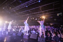 uijinのライブの様子。（撮影：秋和杏佳）