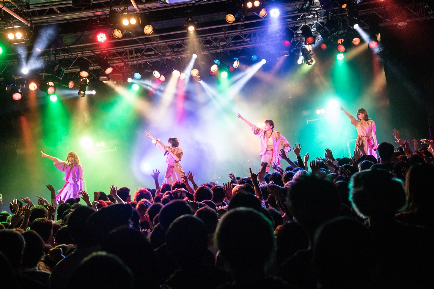 raymayのライブの様子。（撮影：秋和杏佳）