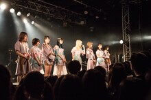 uijinとraymay。左からこあ、ひとちび、きーこ、やよい、ありぃ、しょこ、りん、すいの。（撮影：秋和杏佳）