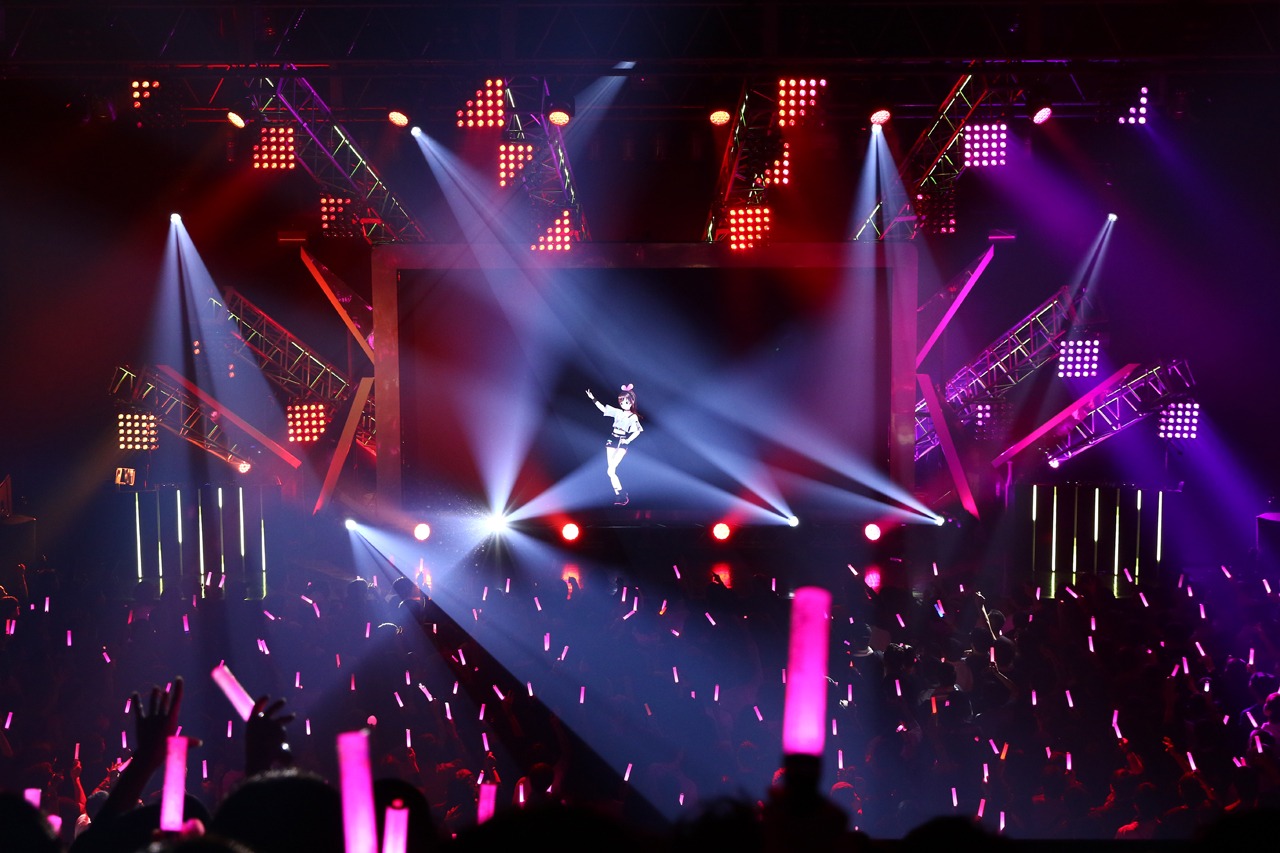 キズナアイ「Kizuna AI 1st Live "hello, world"」東京公演の様子。