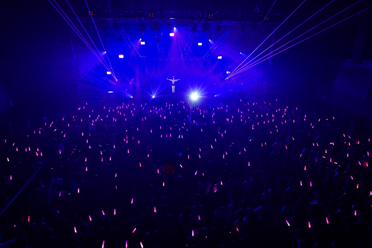 キズナアイ「Kizuna AI 1st Live "hello, world"」東京公演の様子。