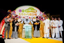 ももいろクローバーZ「ゆく桃くる桃 ～第2回 ももいろ歌合戦～」の様子。（Photo by HAJIME KAMIIISAKA＋Z）