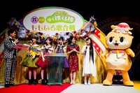 ももいろクローバーZ「ゆく桃くる桃 ～第2回 ももいろ歌合戦～」の様子。（Photo by HAJIME KAMIIISAKA＋Z）