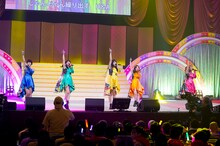 アップアップガールズ（仮）（Photo by HAJIME KAMIIISAKA＋Z）