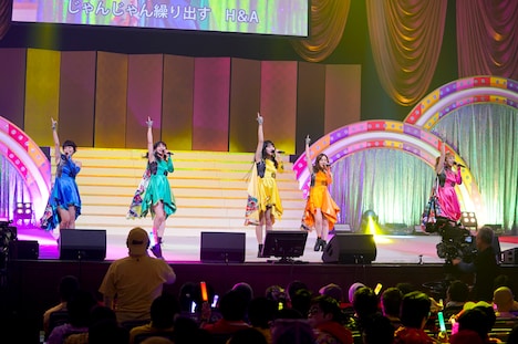 アップアップガールズ（仮）（Photo by HAJIME KAMIIISAKA＋Z）