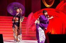 左から高城れに、松本明子。（Photo by HAJIME KAMIIISAKA＋Z）