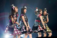 ももいろクローバーZ（Photo by HAJIME KAMIIISAKA＋Z）