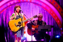 イルカ（Photo by HAJIME KAMIIISAKA＋Z）