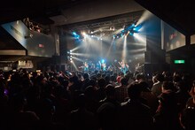 tipToe. 2nd Anniversary 4th ONEMAN「The Curtain Rises」の様子。（撮影：浅野将司）