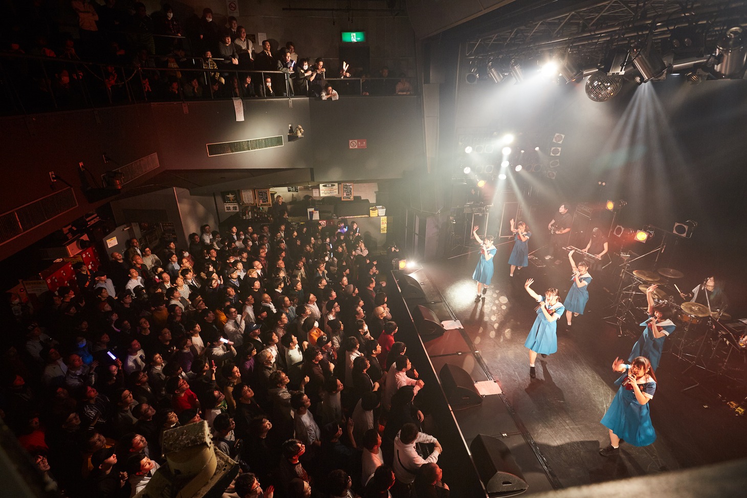 tipToe. 2nd Anniversary 4th ONEMAN「The Curtain Rises」の様子。（撮影：浅野将司）
