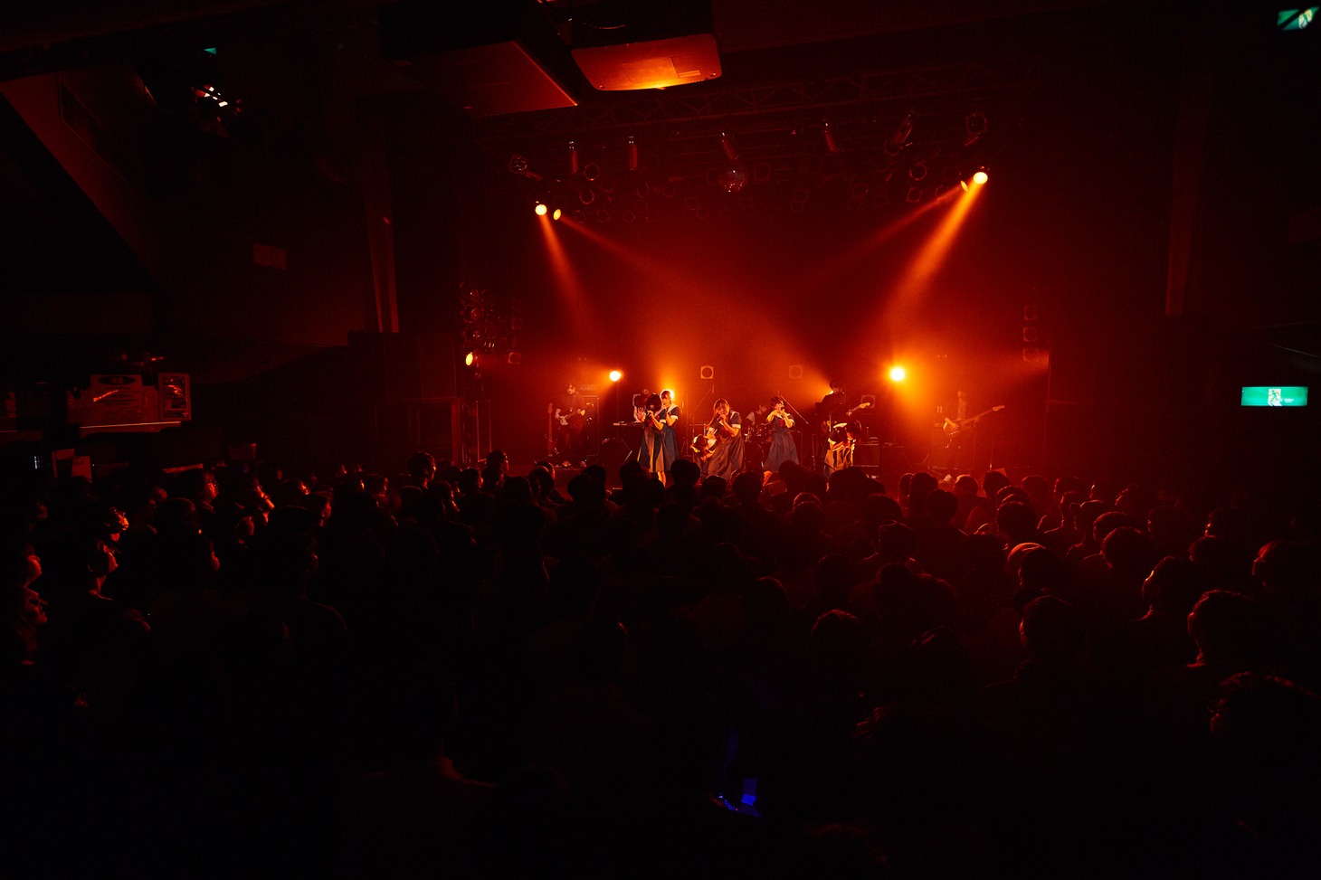 tipToe. 2nd Anniversary 4th ONEMAN「The Curtain Rises」の様子。（撮影：浅野将司）