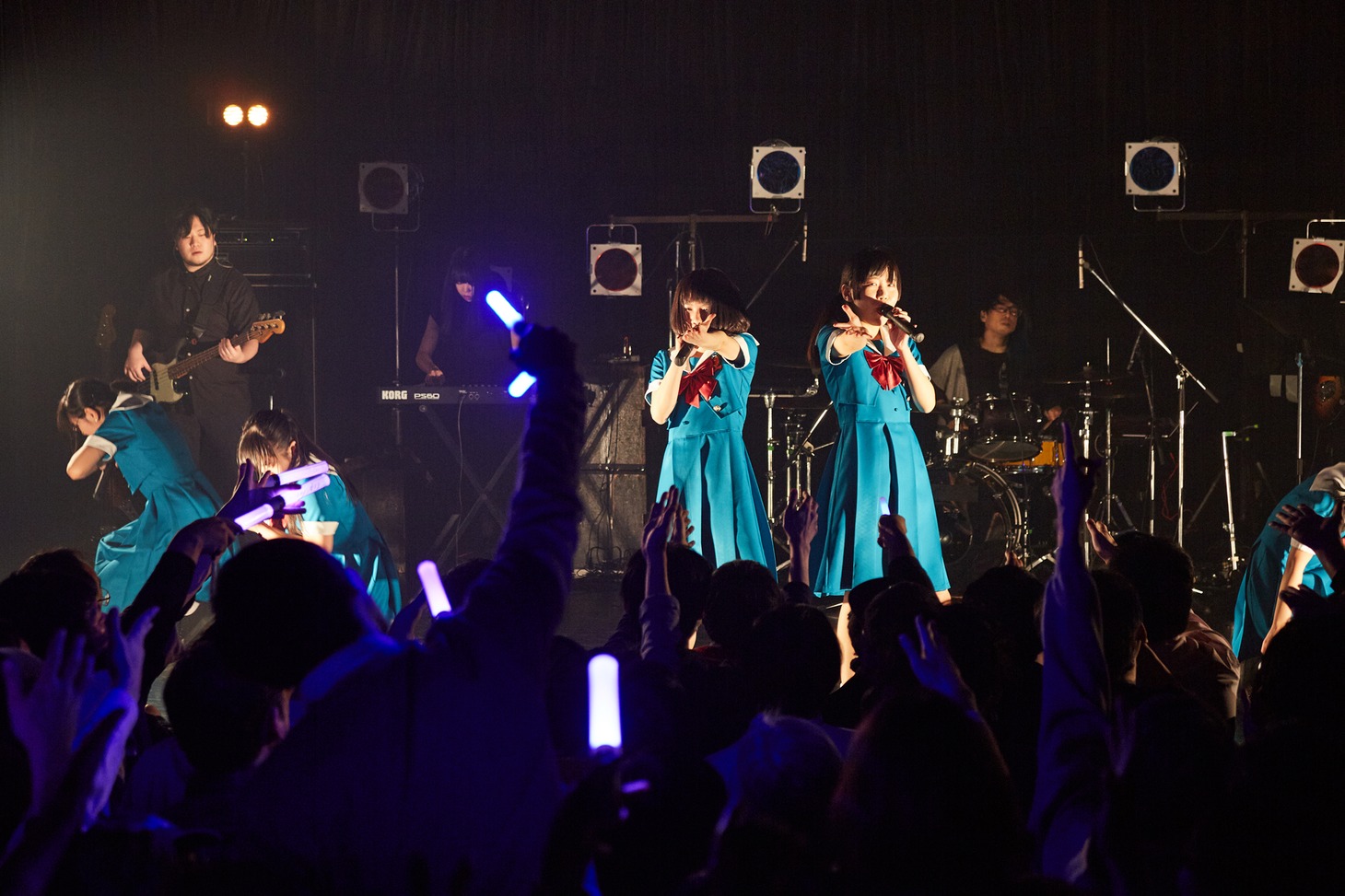 tipToe. 2nd Anniversary 4th ONEMAN「The Curtain Rises」の様子。（撮影：浅野将司）