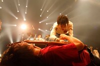 ハルカミライのステージの様子。