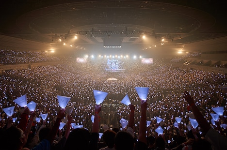 神奈川・横浜アリーナで行われたPerfumeのカウントダウンライブの様子。（写真提供：FUTURE-EXPERIMENT VOL.04 その瞬間を共有せよ。」）