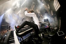 柴﨑洋輔（Key）（Photo by Viola Kam[V'z Twinkle]）