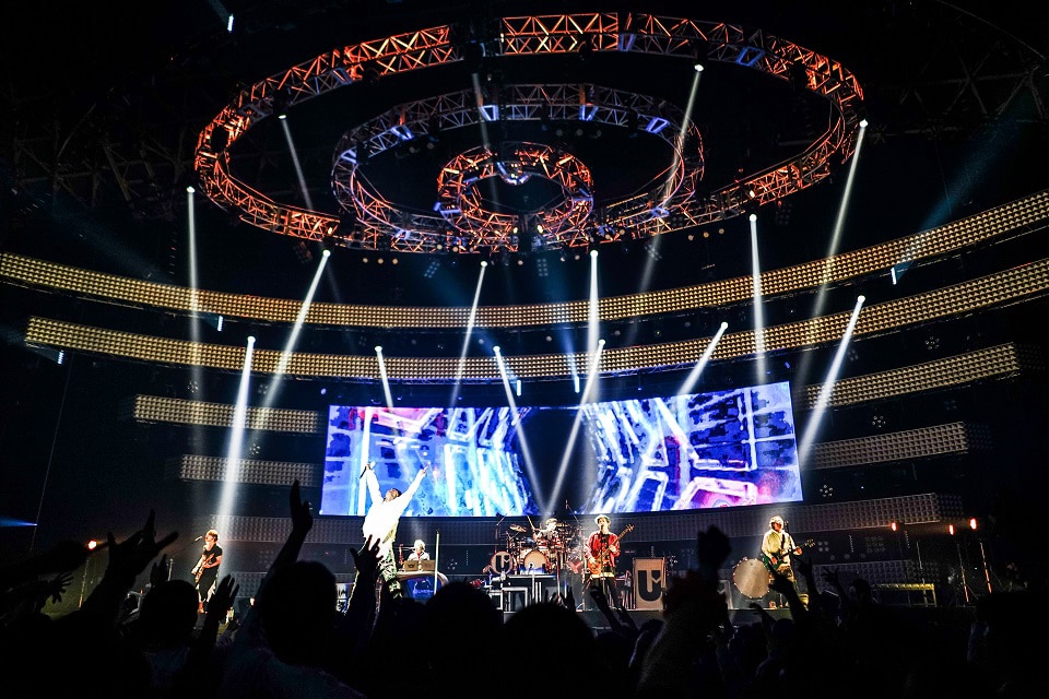 「UVERworld ARENA TOUR 2018」福岡・マリンメッセ福岡公演の様子。（写真提供：ソニー・ミュージックレコーズ）