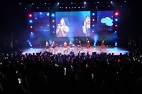 OH MY GIRL「OH MY GIRL 日本デビュー記念 1st LIVE TOUR 2019」東京・日本青年館ホール公演の様子。（撮影：宮田浩史）