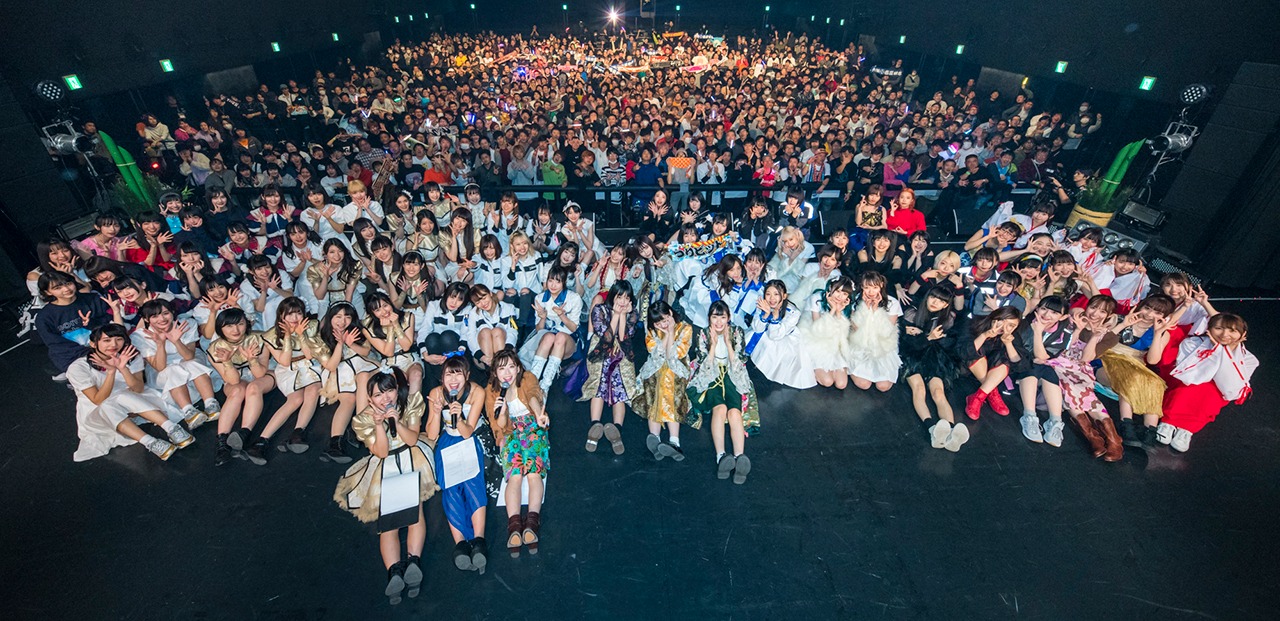 グランドフィナーレで撮影された集合写真。