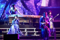 和楽器バンド「和楽器バンド 大新年会2019さいたまスーパーアリーナ2days ～竜宮ノ扉～」の様子。