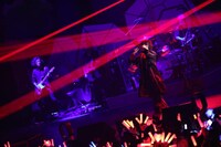 人気画像5位は「そらまふうらさか、原点回帰の選曲でファン沸かせたカウントダウンライブ」より、あほの坂田。（撮影：小松陽祐［ODD JOB］、堀卓朗［ELENORE］）