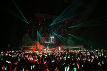 そらまふうらさか「そらまふうらさかのふゆやすみ！～年越し忘年会～」の様子。（撮影：小松陽祐［ODD JOB］、堀卓朗［ELENORE］）