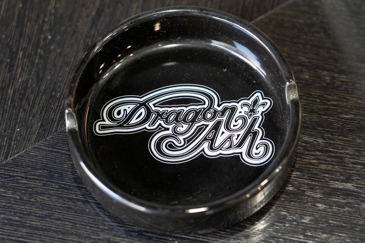 2014年のツアー「Dragon Ash Tour THE SHOW MUST GO ON」で販売された灰皿。