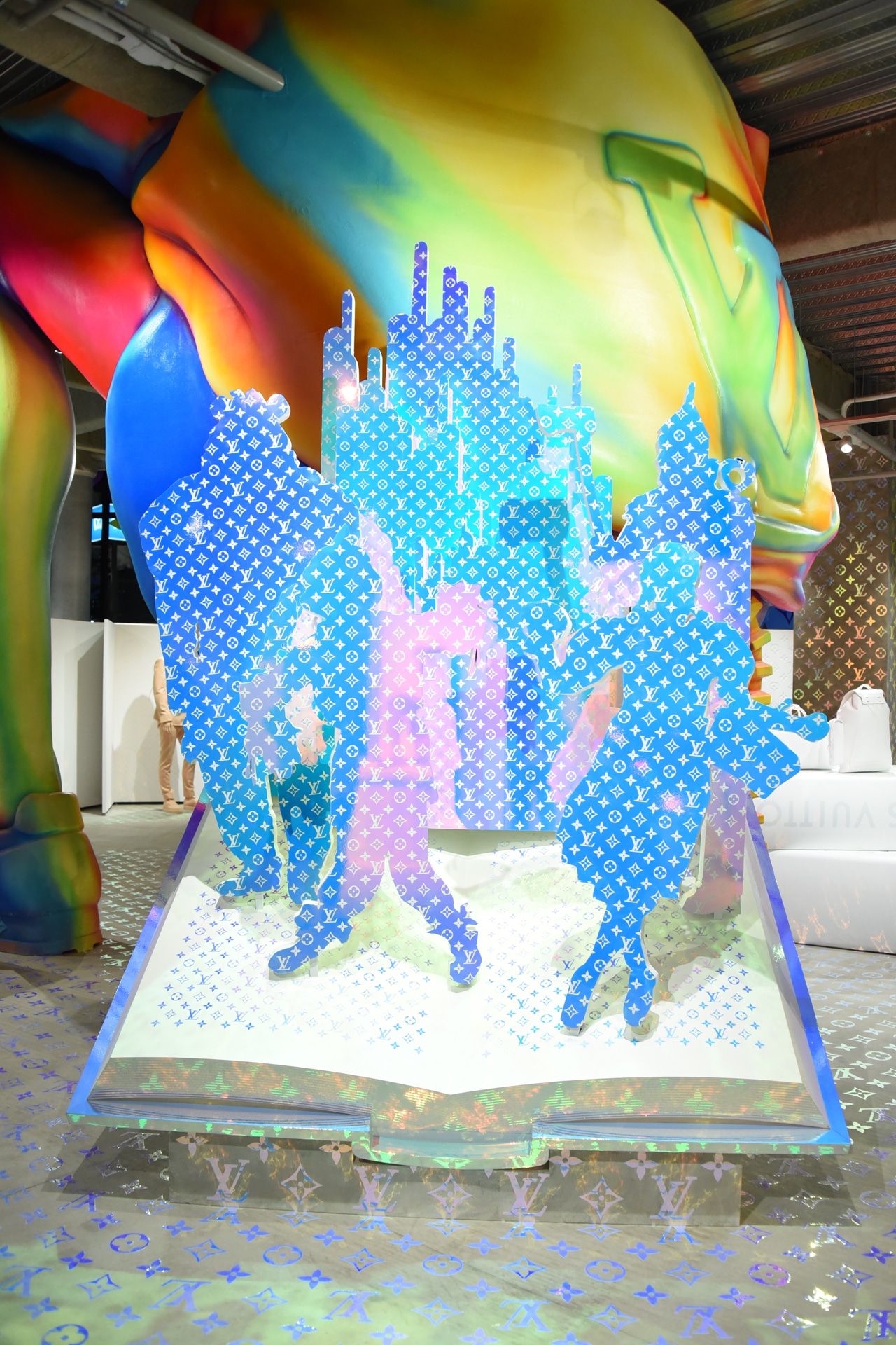 「Louis Vuitton Men's SS19 Pop-Up Store」店内の様子。