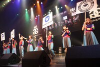 Warner Music Japan内の新レーベル・FUELED BY MENTAIKOからのメジャーデビューを発表するGANG PARADE。（Photo by Kenta Sotobayashi）