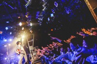 「石崎ひゅーい 弾き語りワンマンTOUR 2018『アンコール』」東京・渋谷CLUB QUATTRO公演の様子。（撮影：鈴木友莉）