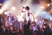 「石崎ひゅーい 弾き語りワンマンTOUR 2018『アンコール』」東京・渋谷CLUB QUATTRO公演の様子。（撮影：鈴木友莉）