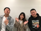 左から長田庄平（チョコレートプラネット）、Miyuu、松尾駿（チョコレートプラネット）。