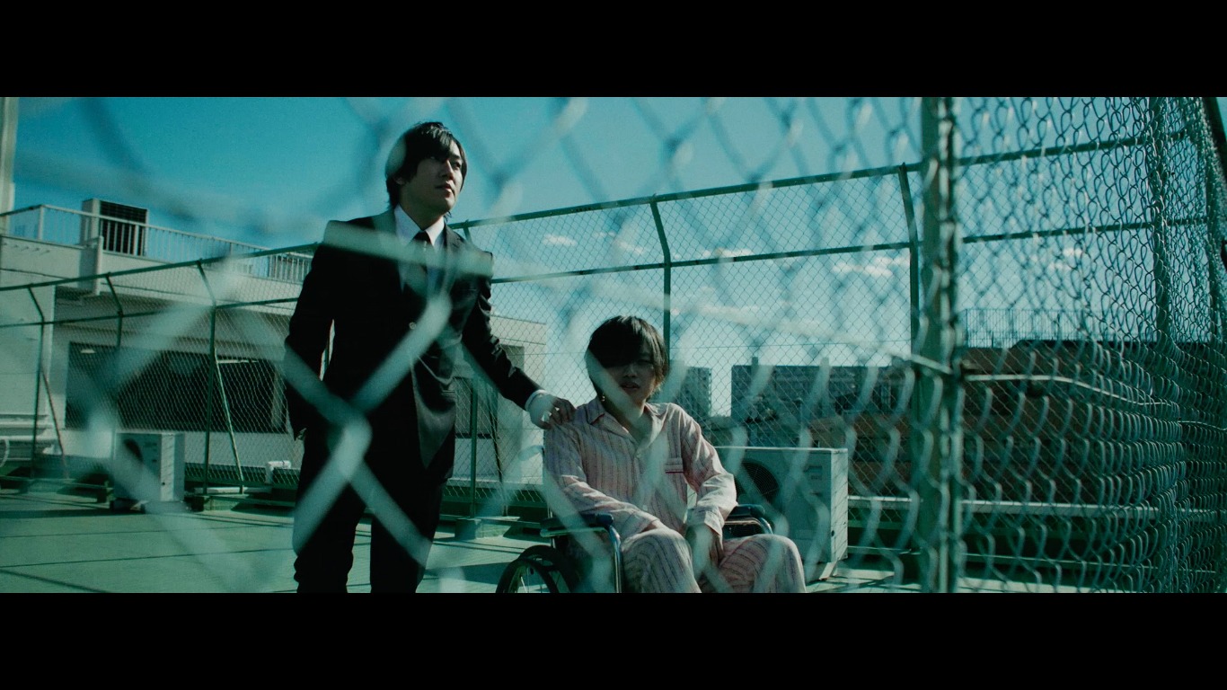 TeddyLoid「Foolish feat. 元・天才」ミュージックビデオのワンシーン。