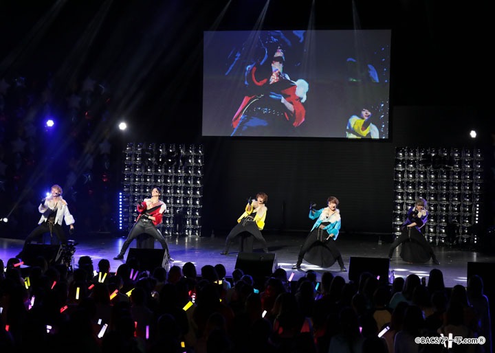 「Rush×300 The Tour 2018『喜・怒・哀・楽』Last 『楽』in TOKYO」の様子。（写真提供：BACSエンターテイメント）