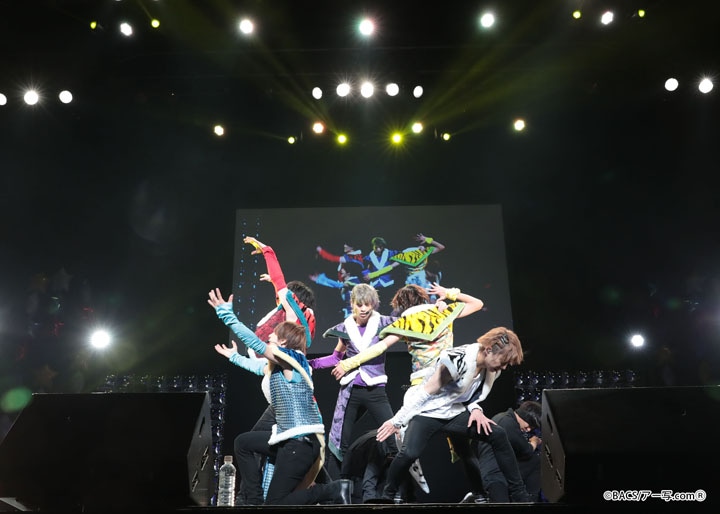 「Rush×300 The Tour 2018『喜・怒・哀・楽』Last 『楽』in TOKYO」の様子。（写真提供：BACSエンターテイメント）