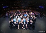 「Rush×300 The Tour 2018『喜・怒・哀・楽』Last 『楽』in TOKYO」で撮影された記念写真。(写真提供:BACSエンターテイメント)