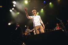 荒井岳史が参加したKeishi Tanakaのライブの様子。（撮影：山川哲矢）